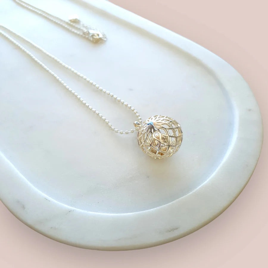 LillyCo Flower Harmony Ball Necklace L1856