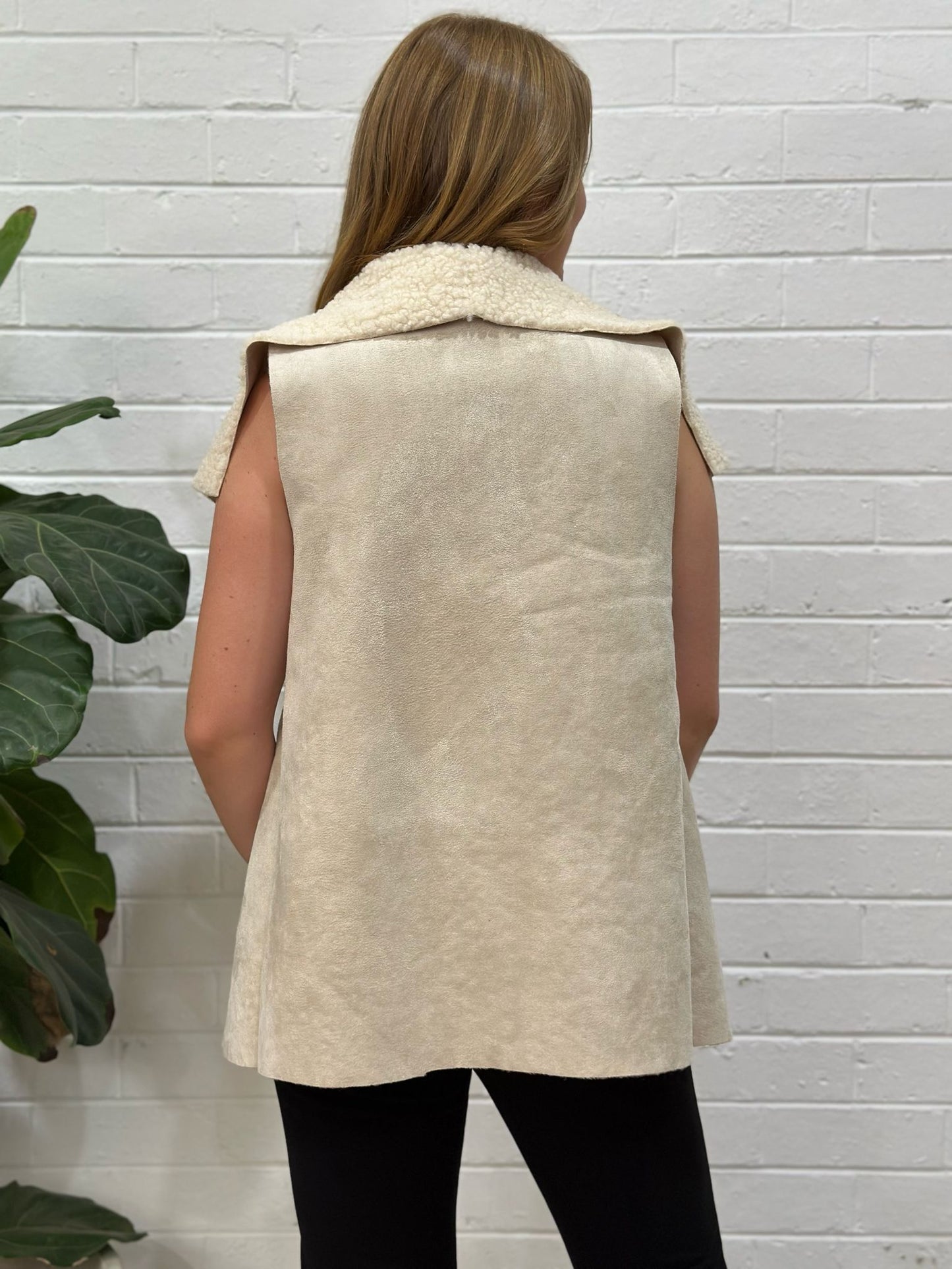 Tutti Bella Suede Vest JK222