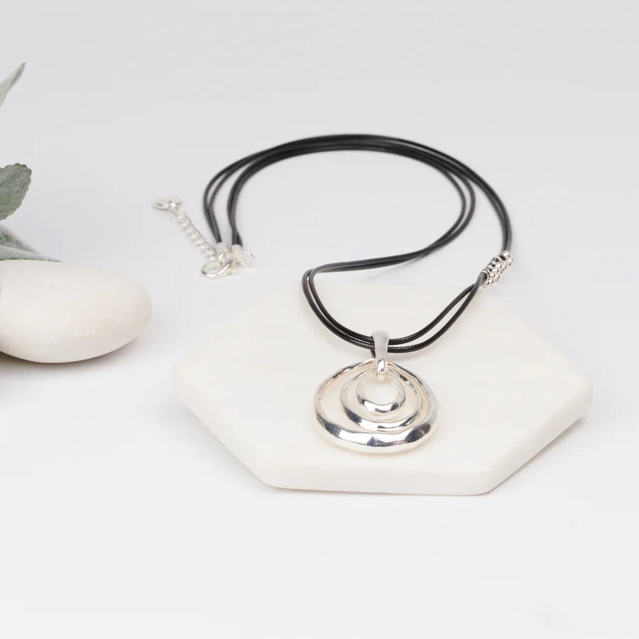 LillyCo Tear Pendent On Black Pu Necklace L1708