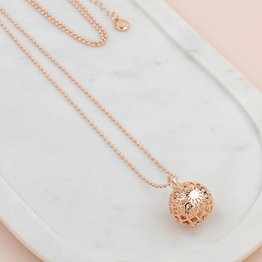 LillyCo Flower Harmony Ball Necklace L1856