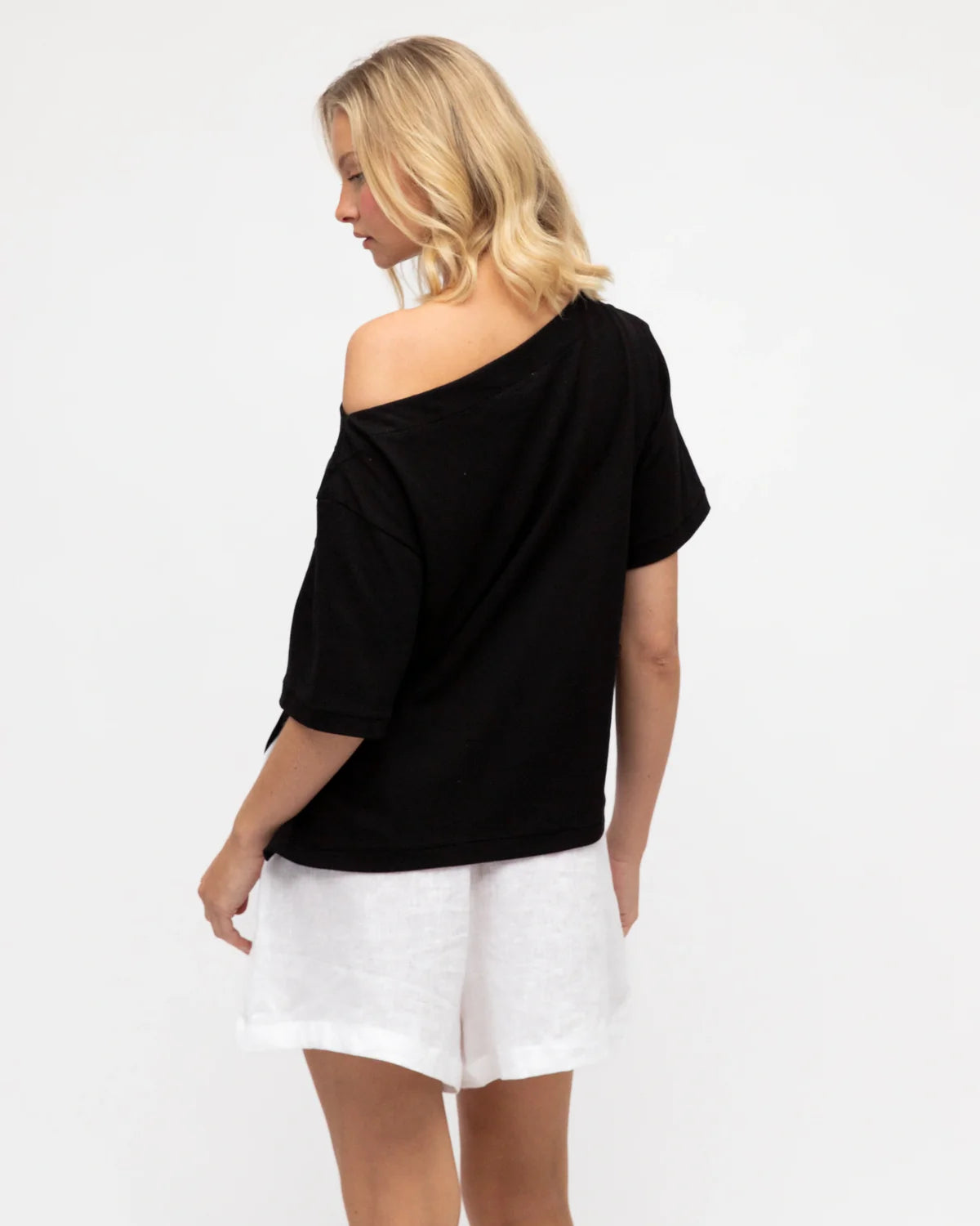 White Closet Jenna Asymmetric Tee TF10936