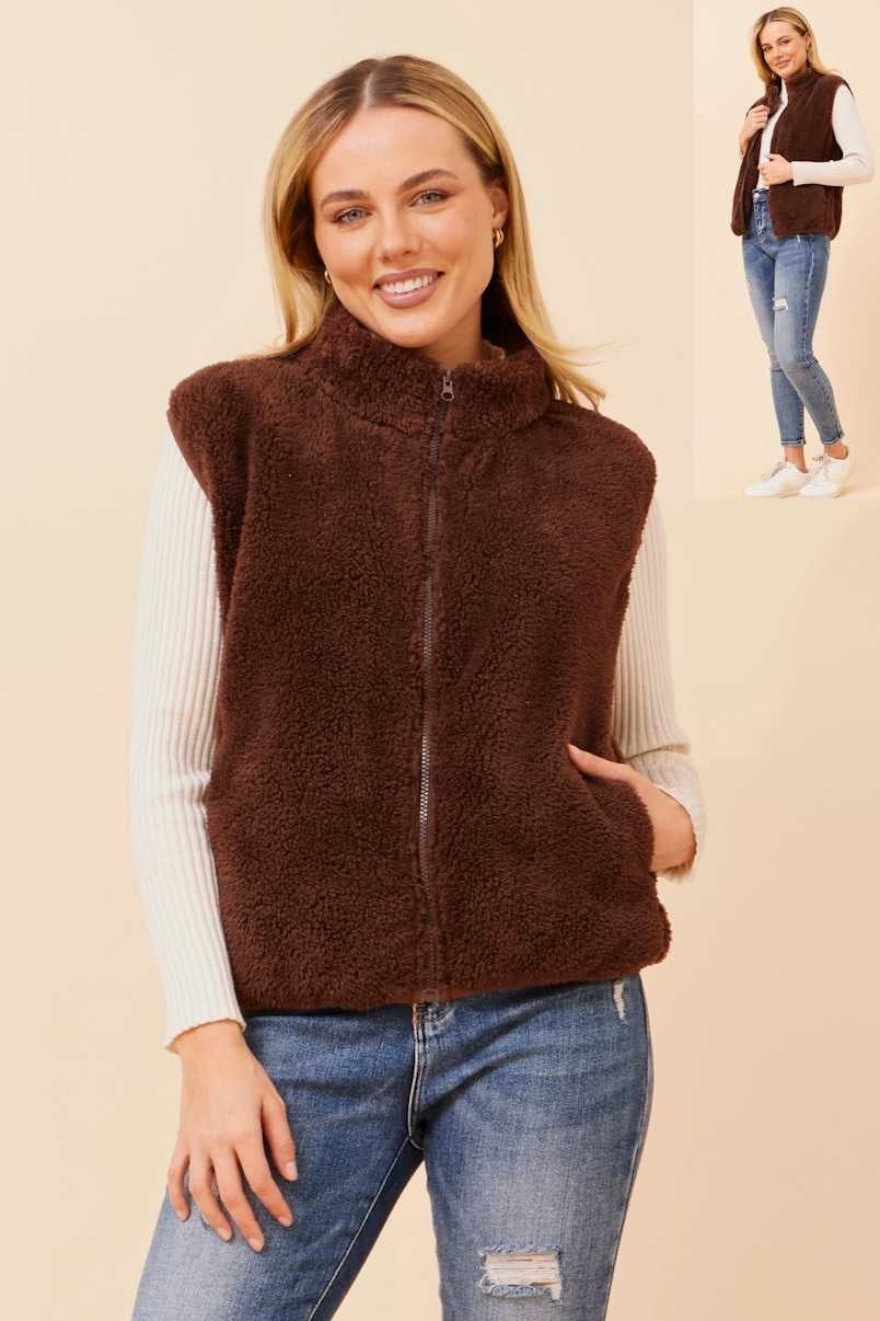 Caroline Morgan Vest V524412