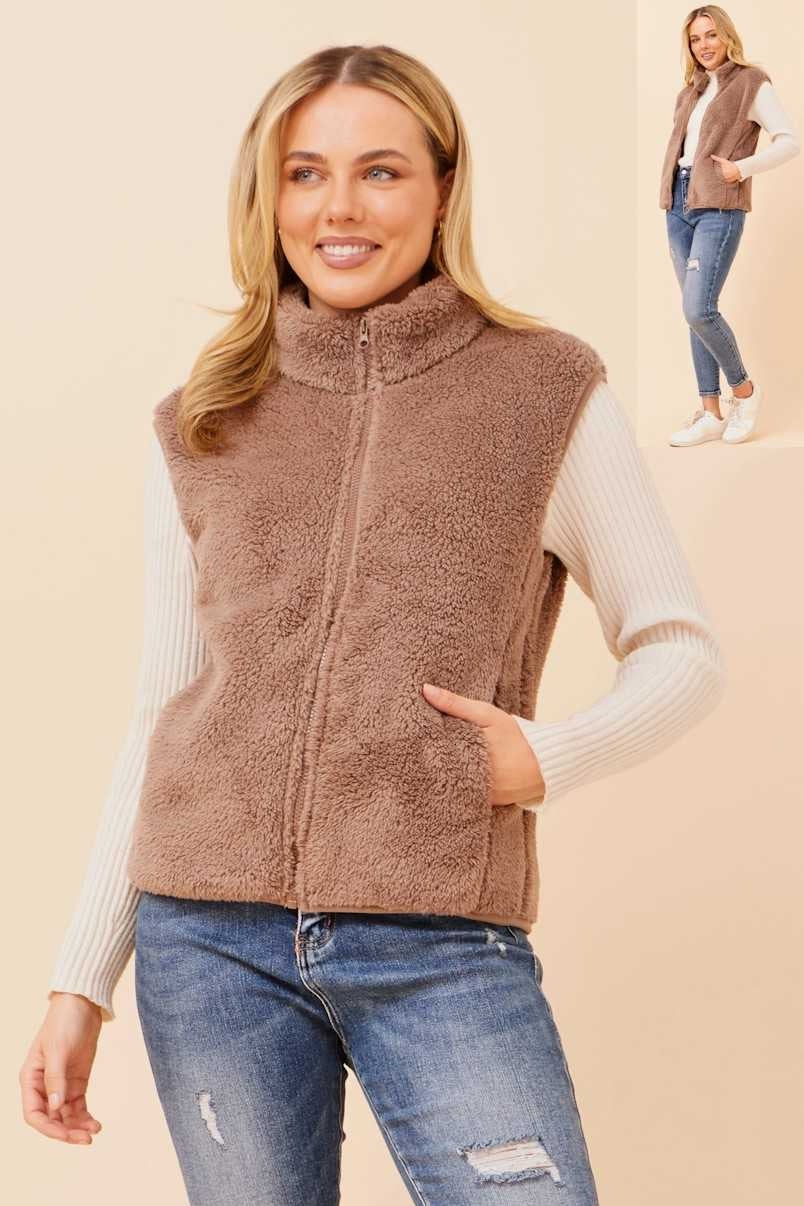 Caroline Morgan Vest V524412