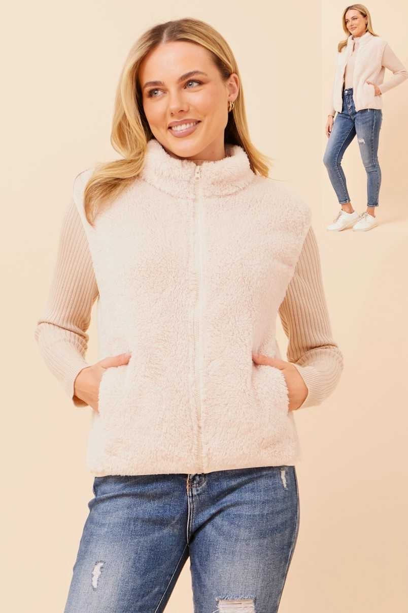 Caroline Morgan Vest V524412