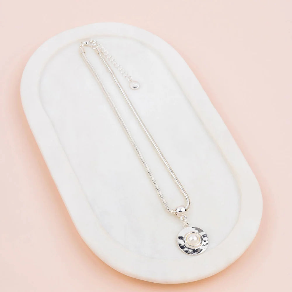 Lilly Co Short Elegance Necklace EC107N