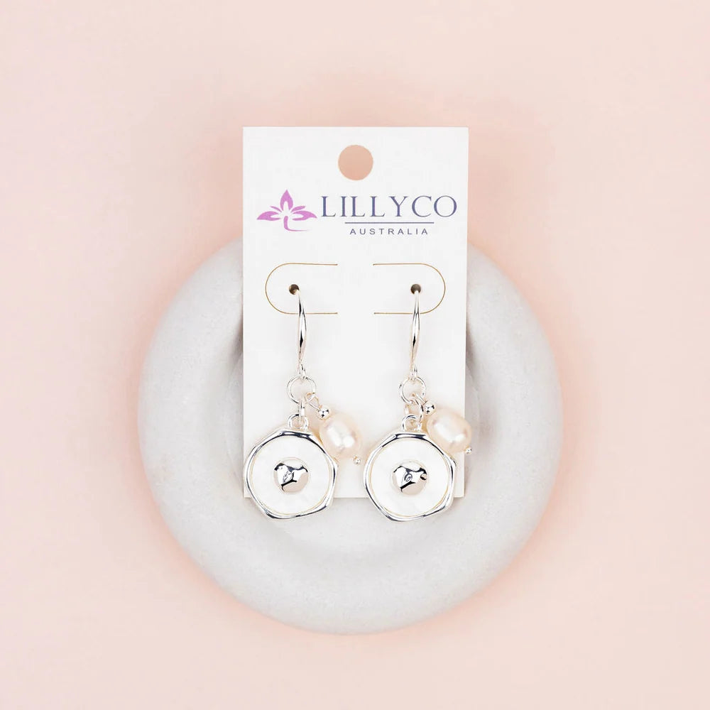 LillyCo Pearl Charm Earring L1945E