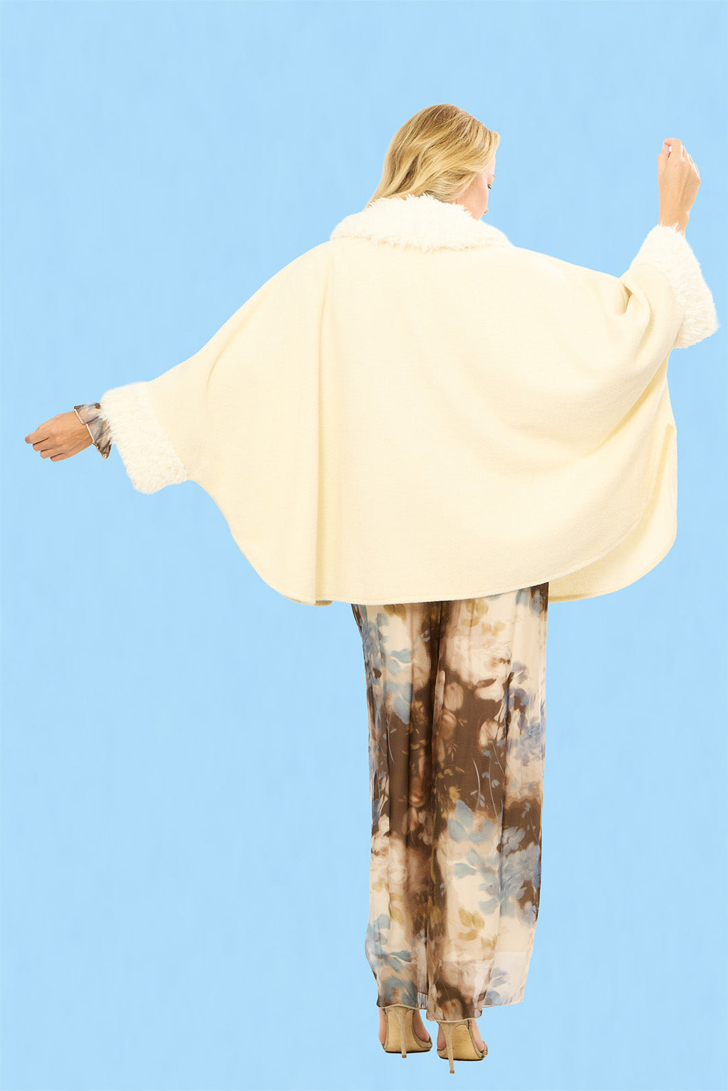 La Strada Fur Cape LSCP26-31