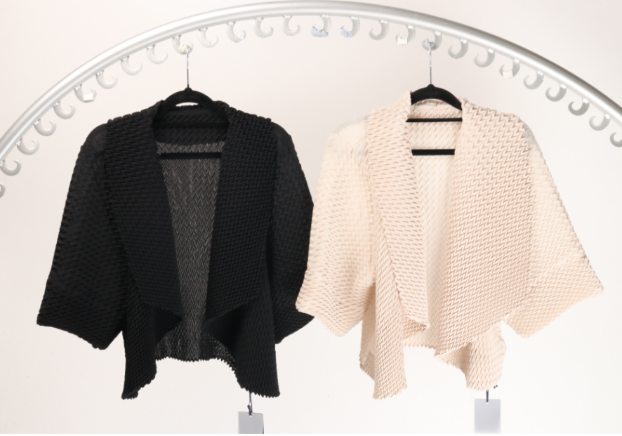 Wednesday Lulu Textured Jacket L-001