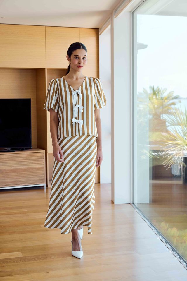 Foil Stripe Right Top FO8640