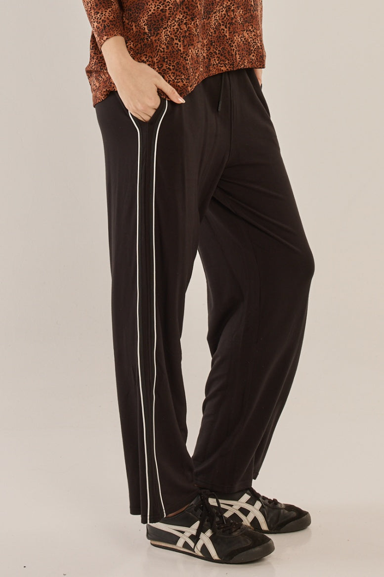 Betty Basic Evelyn Wide Leg Jogger - BB7077