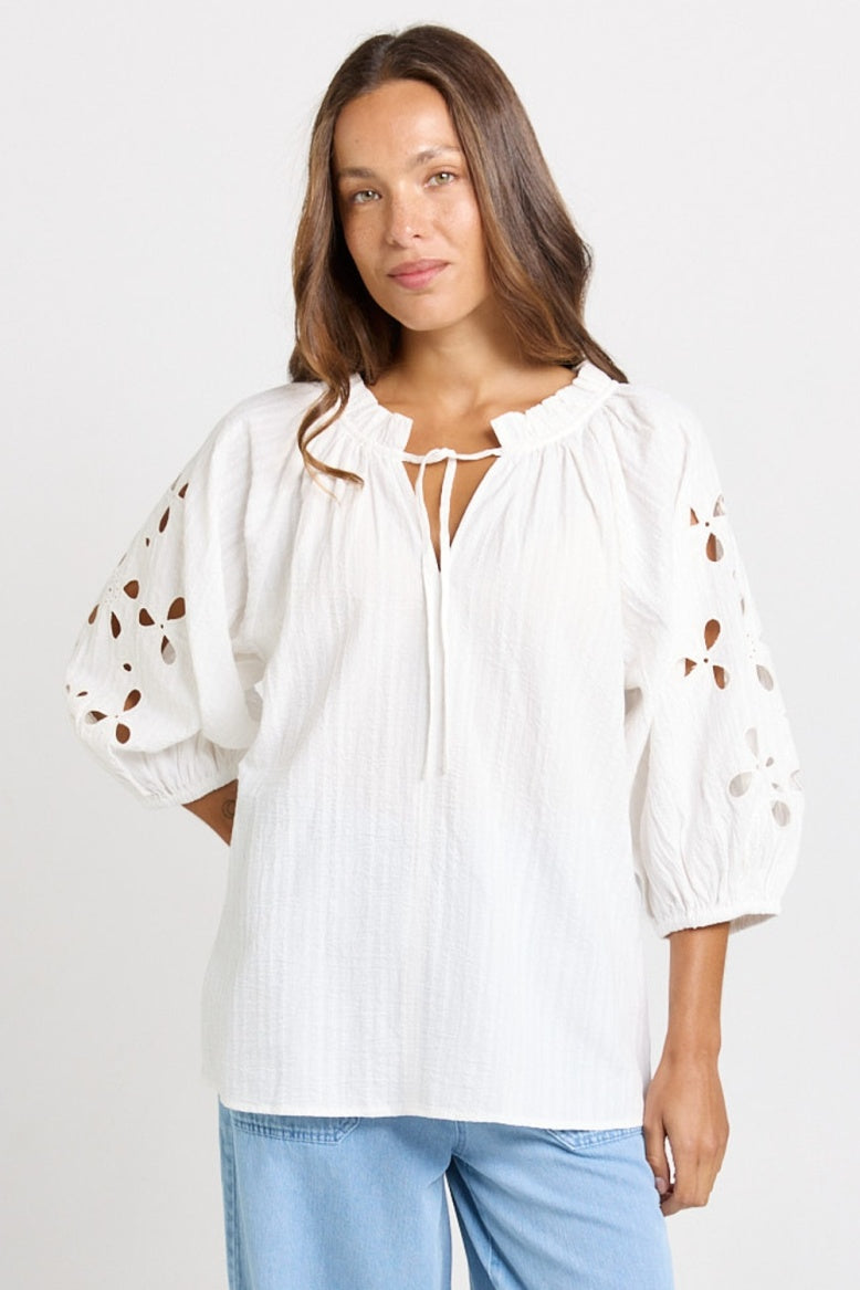 Betty Basic Daisy Top BB8643